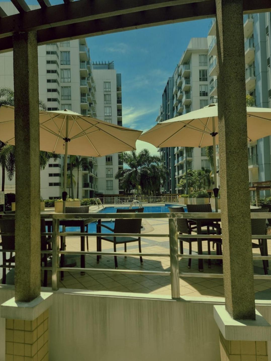 One Palm Tree Villas Condo Across Naia Terminal 3 Manille Extérieur photo