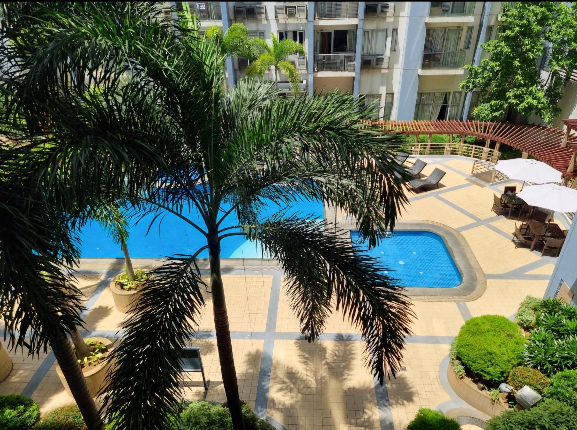 One Palm Tree Villas Condo Across Naia Terminal 3 Manille Extérieur photo